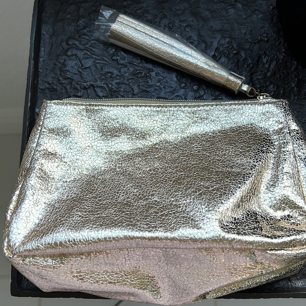 - COSMETIC BAG in GOLD TONE w TASSEL ZIPPER PULL and STATEMENT SAYING - Picture 2 of 6